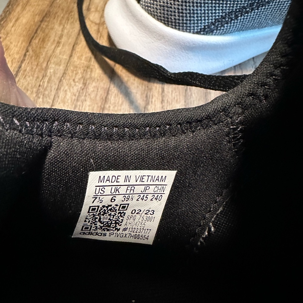 Women’s Adidas Cloudfoam - Picture 6 of 6